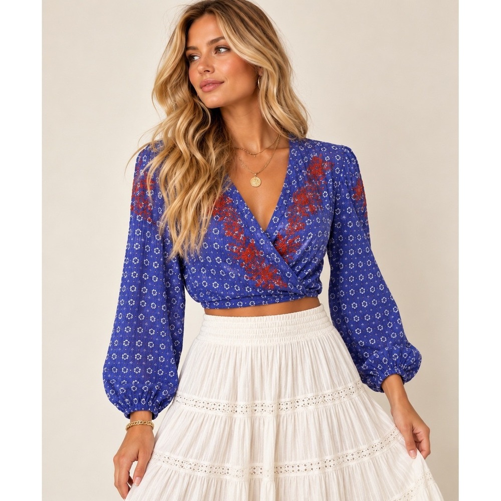 Chloe & Katie Blouse Womens Medium Blue NEW Embroidered Wrap Crop Top 410156-2